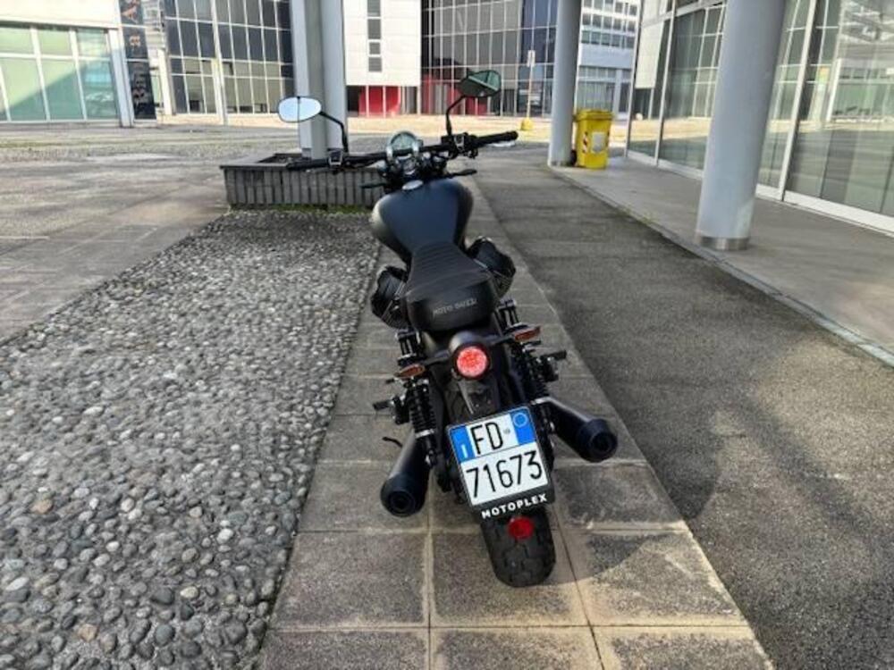 Moto Guzzi V9 Bobber (2021 - 25) (3)