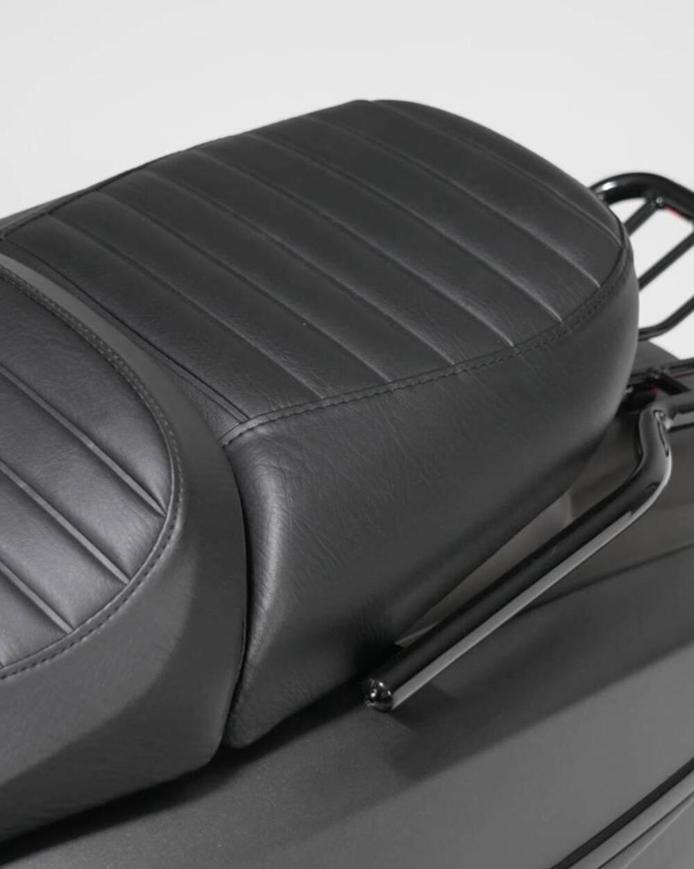 Keeway Motor Sixties 300i (2023 - 25) (4)