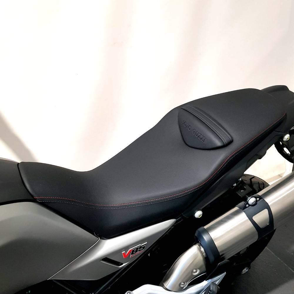 Moto Guzzi V85 Strada (2024 - 25) (7)