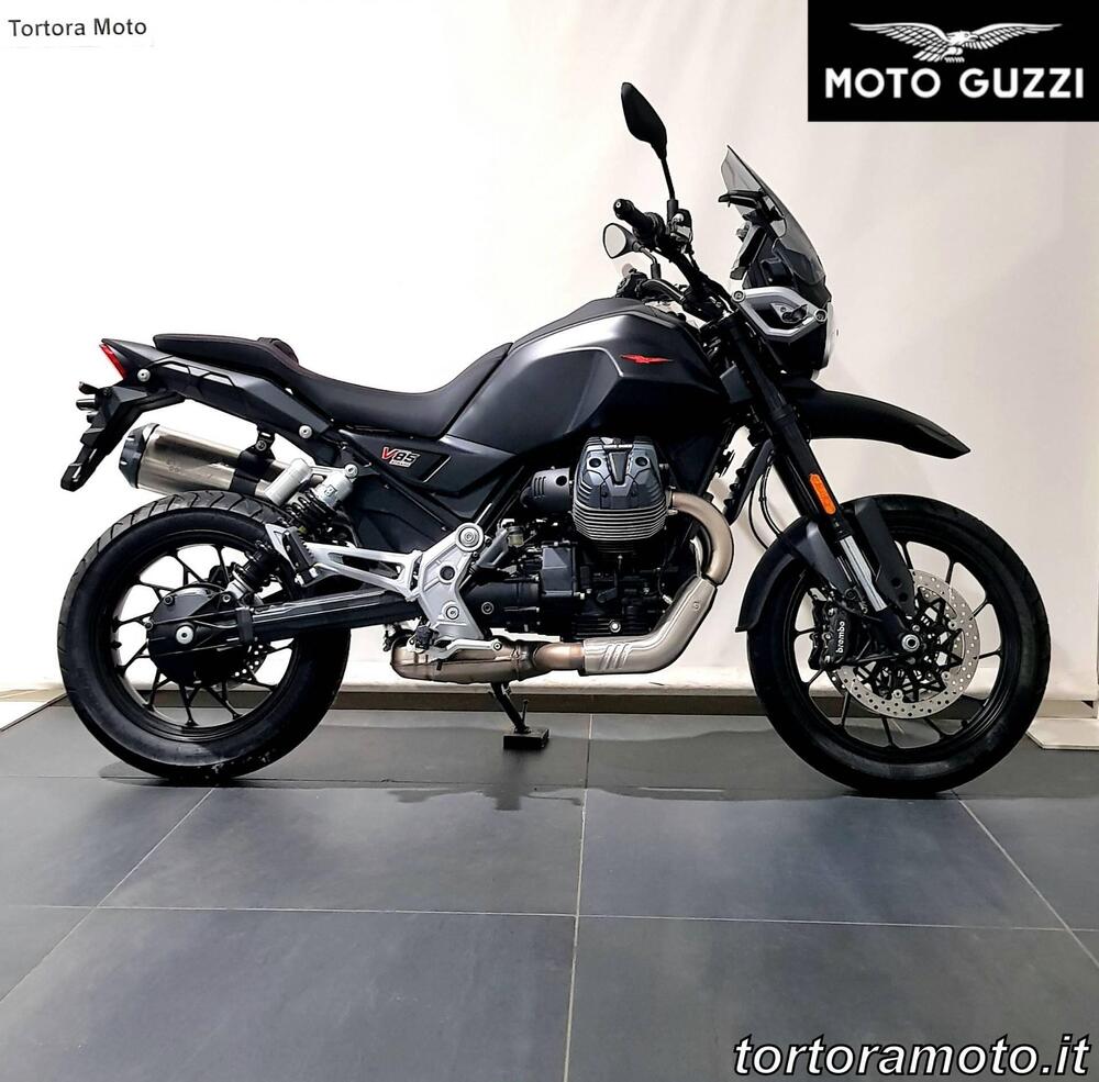 Moto Guzzi V85 Strada (2024 - 25) (10)