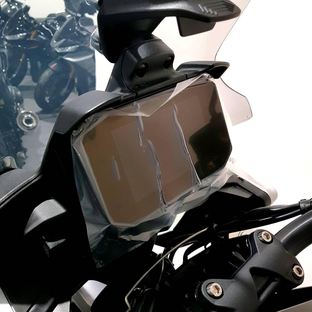 Moto Guzzi V85 Strada (2024 - 25) (13)