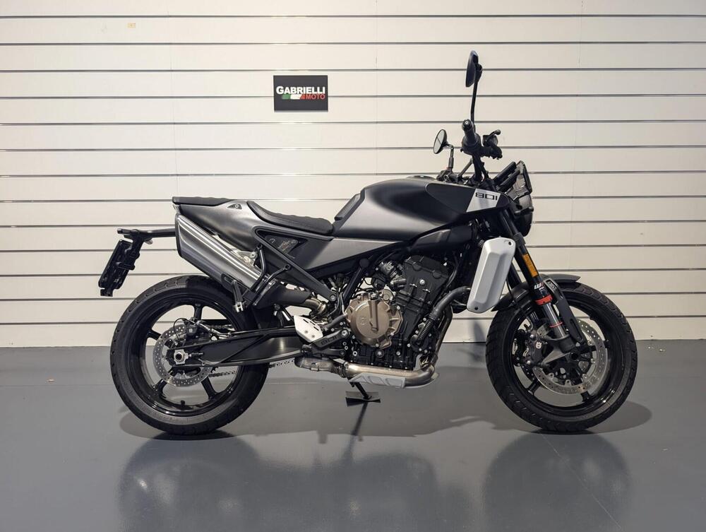 Husqvarna Svartpilen 801 (2024 - 26)