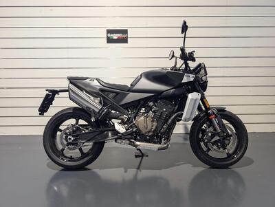 Husqvarna Svartpilen 801 (2024 - 25) usata