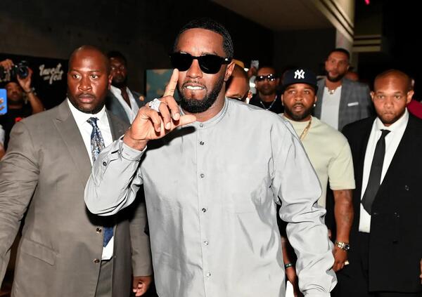 Sean Diddy Combs, telecamere nascoste in camera da letto? Questione di sicurezza oppure... Parla un ex coniglietta di Playboy. E gli avvocati di Puff Daddy&hellip;