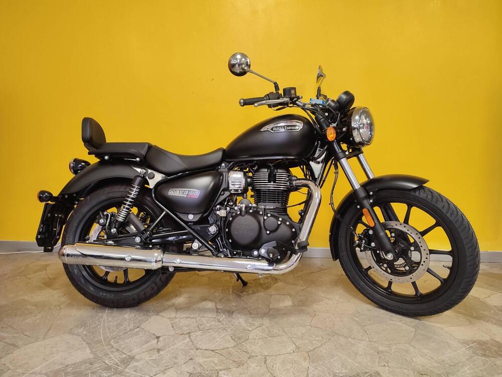 Royal Enfield Meteor 350 Stellar (2021 - 25) (3)