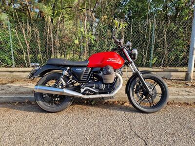 Moto Guzzi V7 II Stone (2015 - 17) usata