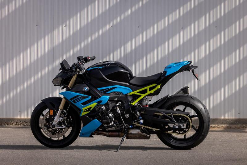 La nuova BMW S1000 R 2025