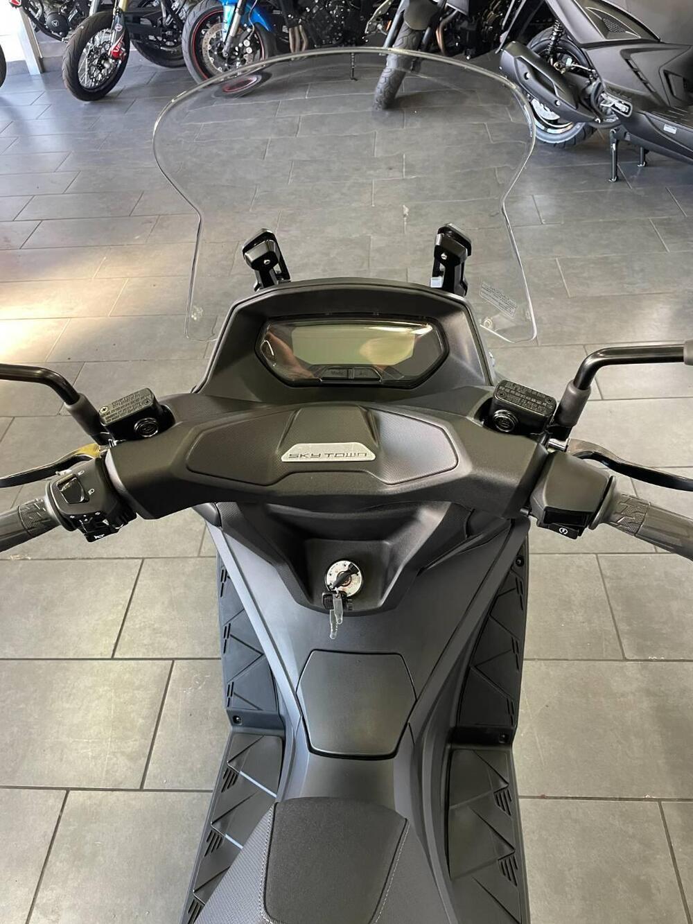 Kymco Skytown 125i (2024 - 26) (7)