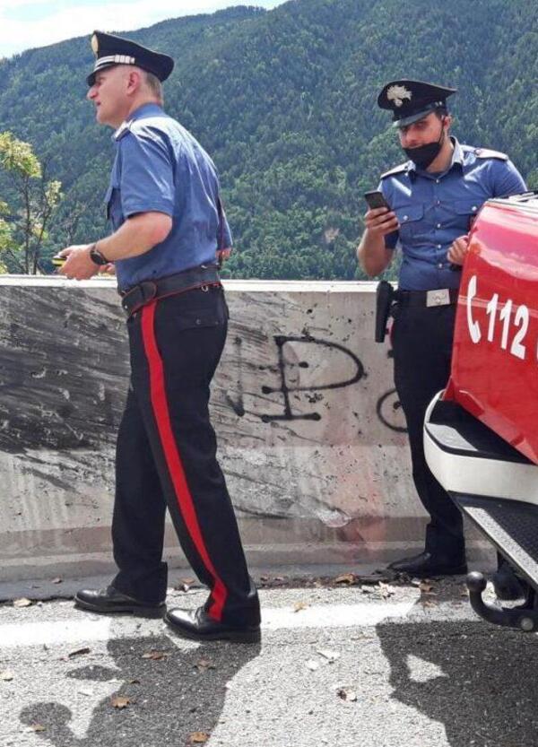 Auto nella scarpata, muoiono quattro giovani tra i 17 e i 20 anni a Fonni (Nuoro). Ma com&#039;&egrave; potuto accadere? 