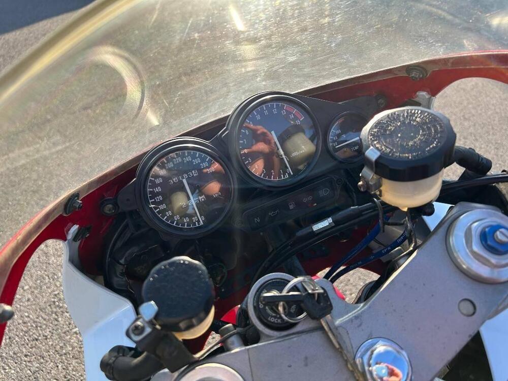 Yamaha YZF 750 R (8)