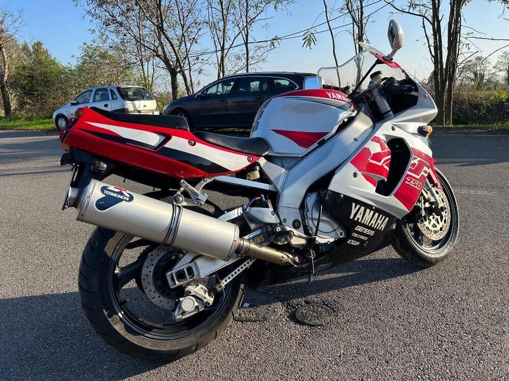 Yamaha YZF 750 R (10)