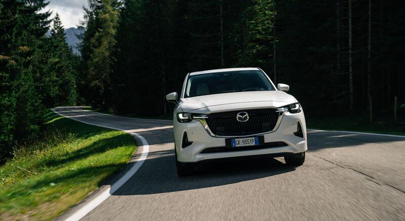 Come saranno le strade del futuro? Tutti i segreti della prima Smart Road d&#039;Italia con la Mazda CX-60 [Video]