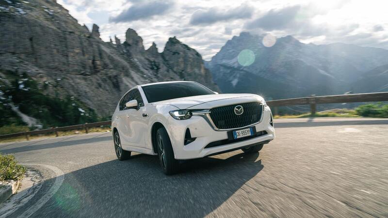 Come saranno le strade del futuro? Tutti i segreti della prima Smart Road d&#039;Italia con la Mazda CX-60 [Video]