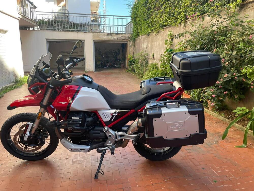 Moto Guzzi V85 TT (2021 - 23) (7)