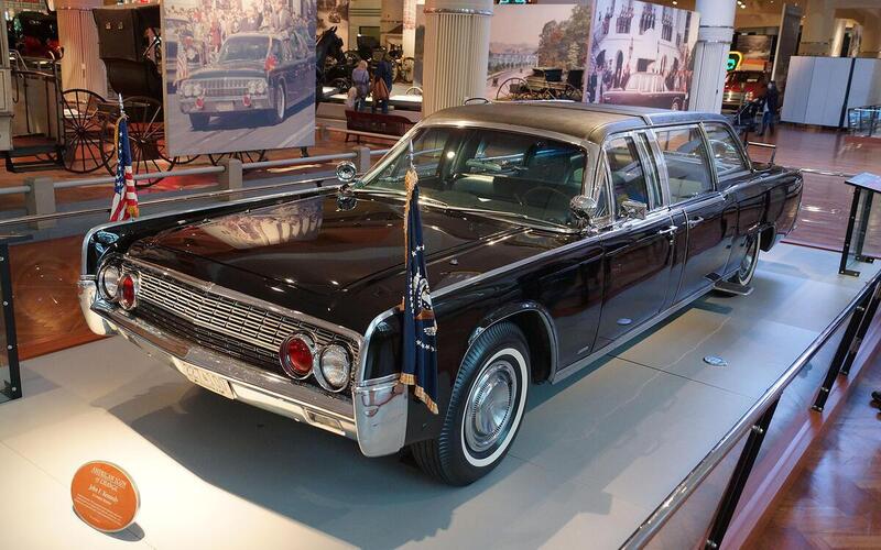 Lincoln Continental SS-100-X di J.F. Kennedy