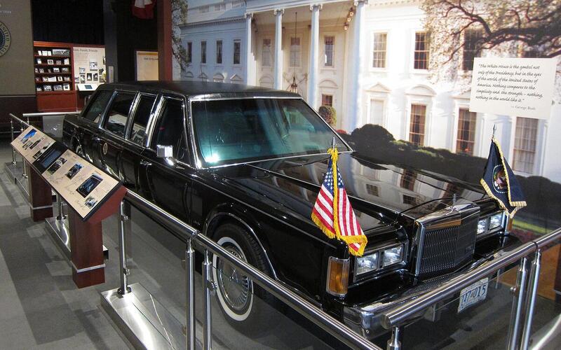 Lincoln Town Car - 1989