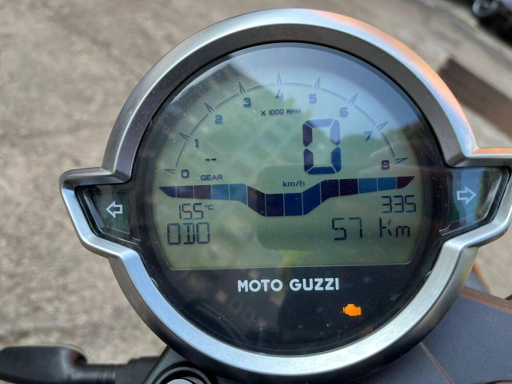 Moto Guzzi V7 Stone Special Edition (2022 - 25) (4)