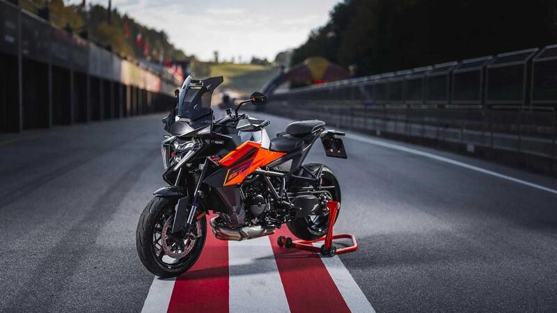 La KTM 1390 Super Duke GT a EICMA [VIDEO]