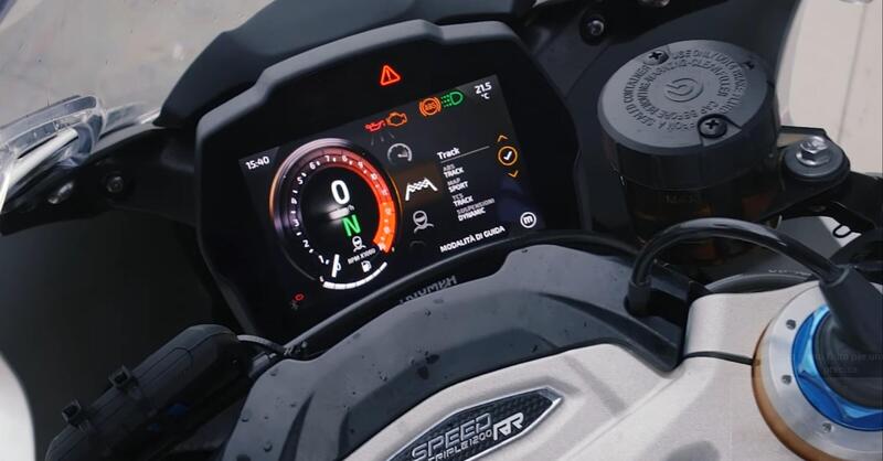 Come funziona e come si interviene sulla strumentazione della Triumph Speed Triple RR?  [VIDEO]