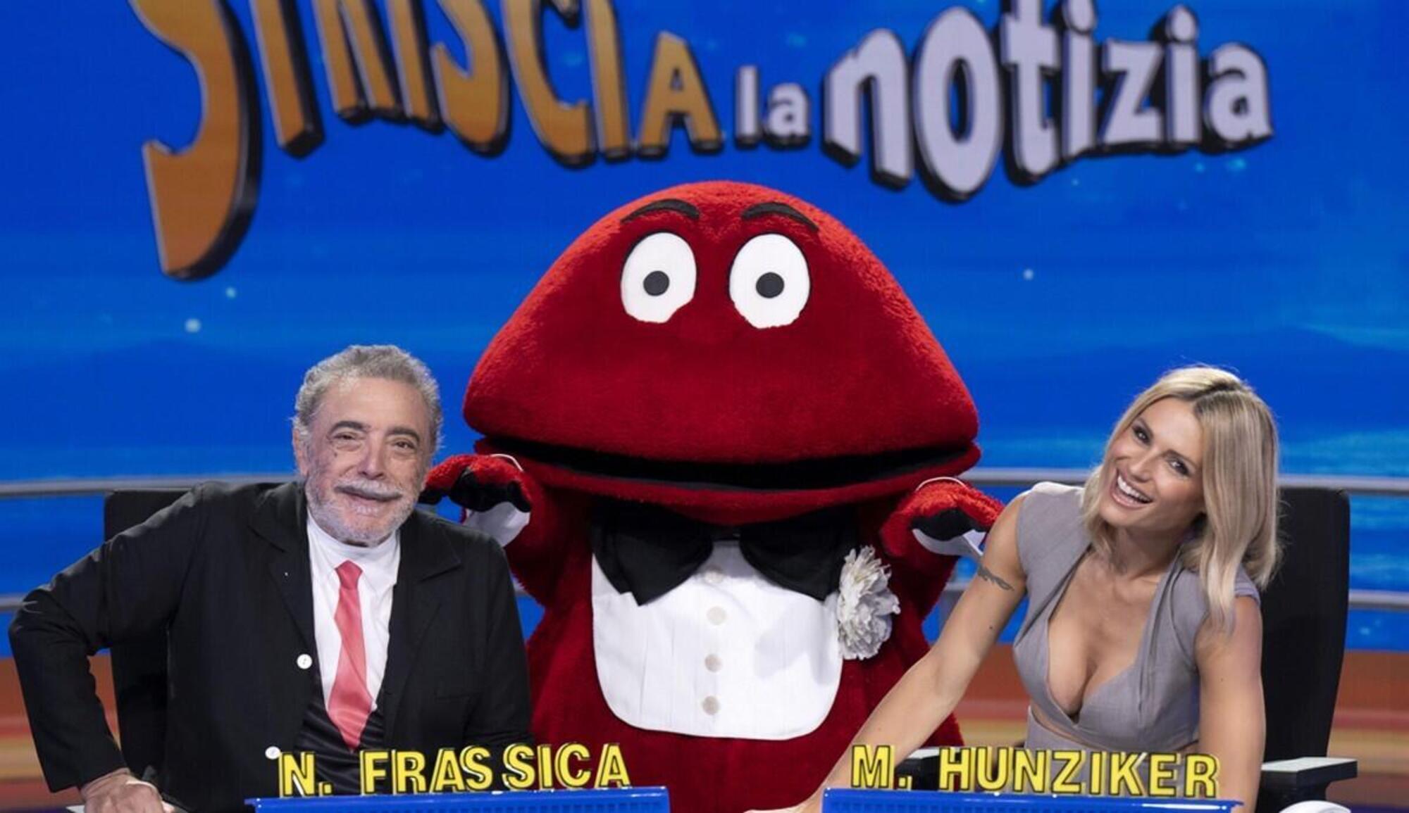 Nino Frassica, il Gabibbo e Michel Hunziker a Striscia la notizia 2024