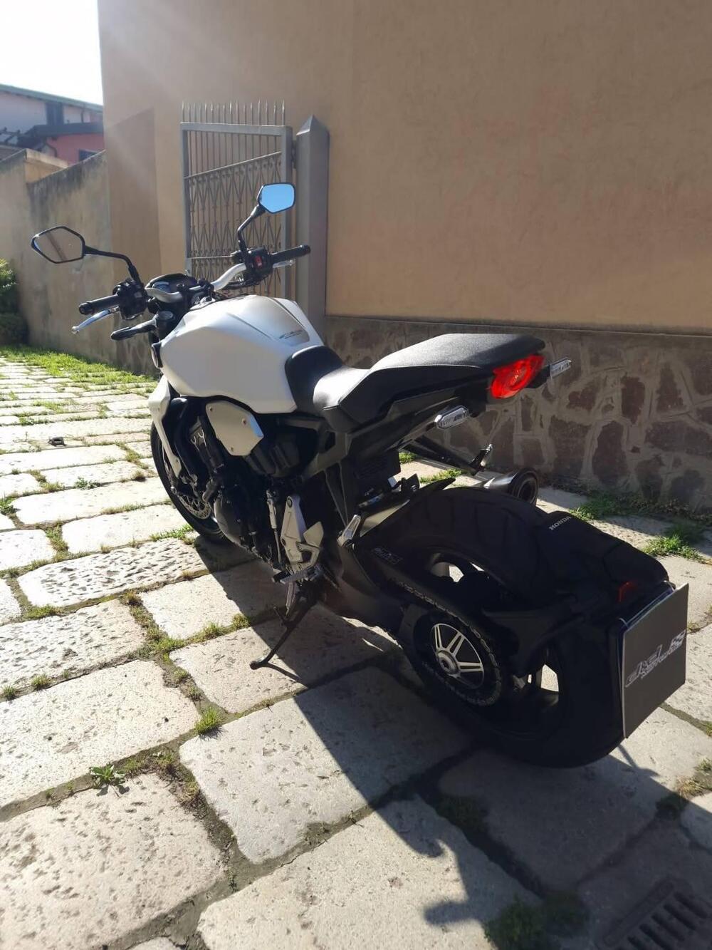 Honda CB 1000 R (2021 - 25) (6)