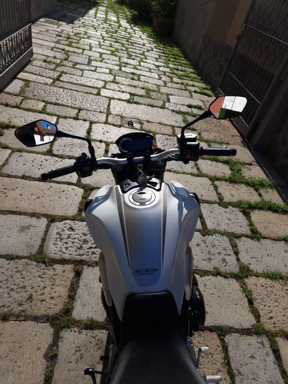 Honda CB 1000 R (2021 - 25) (9)