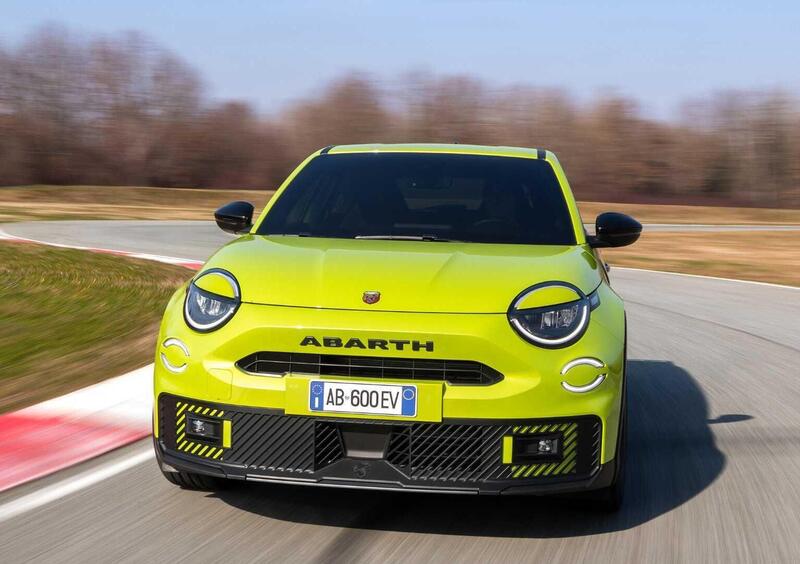 Abarth 600e (2024-->>) (3)