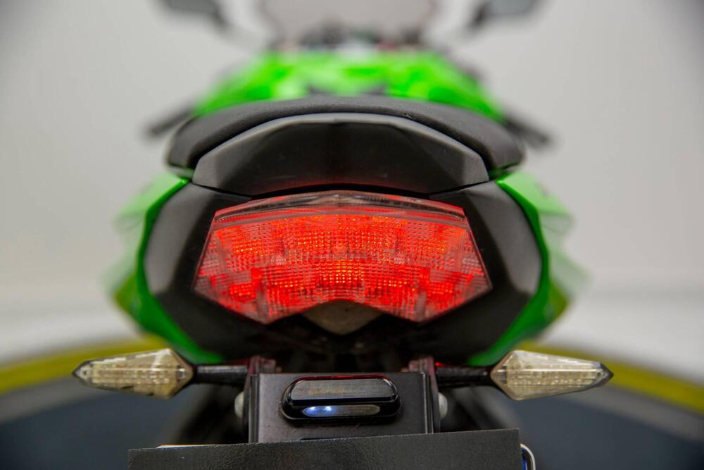 Kawasaki Ninja 600 ZX-6R (2009 - 16) (16)
