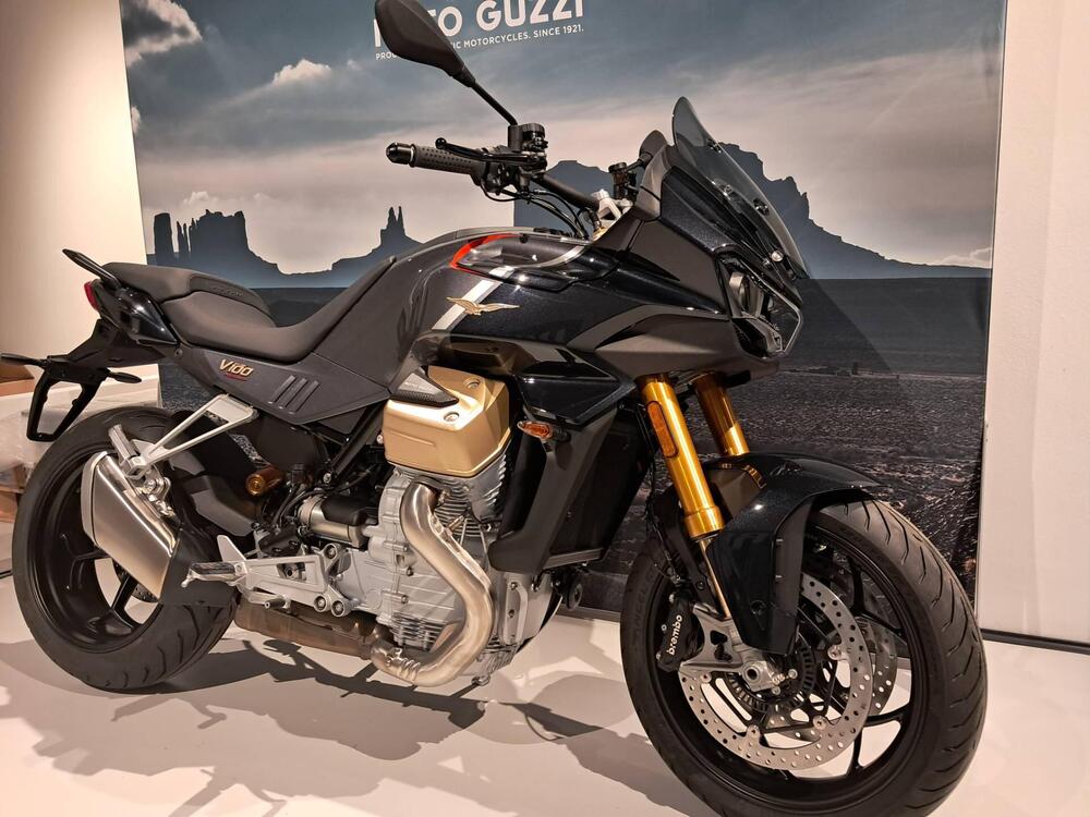 Moto Guzzi V100 Mandello S (2022 - 24) (2)