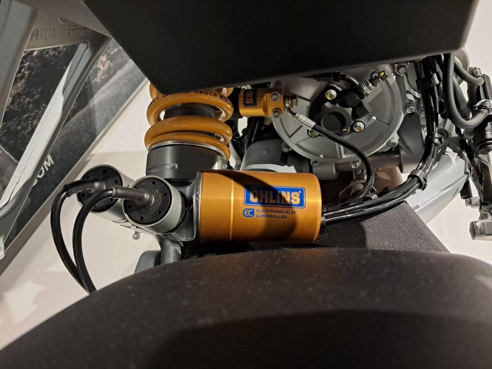 Moto Guzzi V100 Mandello S (2022 - 24) (4)