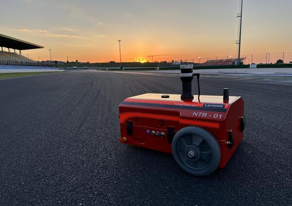 Tra i segreti di Ducati per dominare la MotoGP, c&rsquo;&egrave; il robot costruito da un ingegnere di trent&rsquo;anni con tecnologia Lenovo: ecco come funziona NTB-01