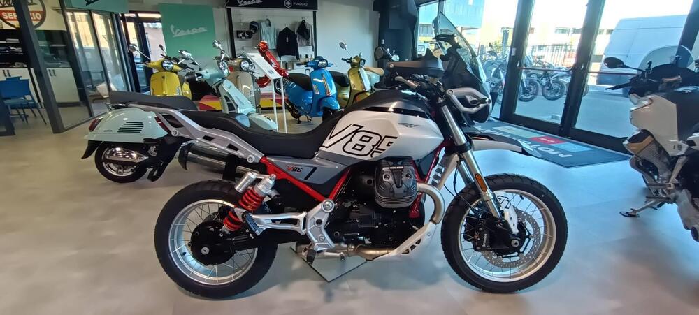 Moto Guzzi V85 TT (2024 - 25)