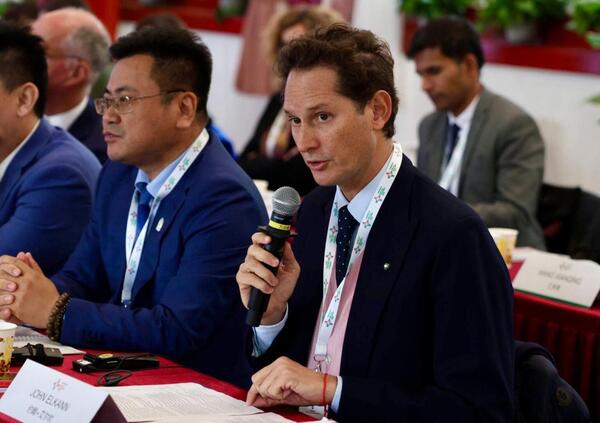 John Elkann e Cattedra Agnelli, in Cina cultura italiana o affari (con Alfa Romeo e Jeep)? E cosa c&rsquo;entra Romano Prodi con la Fondazione a Pechino?