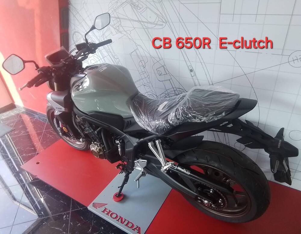 Honda CB 650 R E-Clutch (2024 - 25) (5)