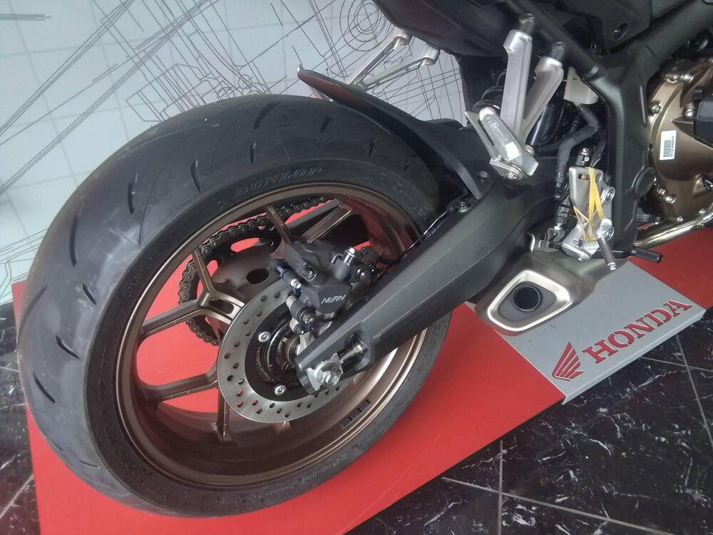 Honda CB 650 R E-Clutch (2024 - 25) (7)