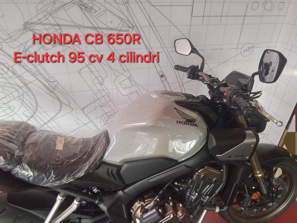 Honda CB 650 R E-Clutch (2024 - 25) (12)