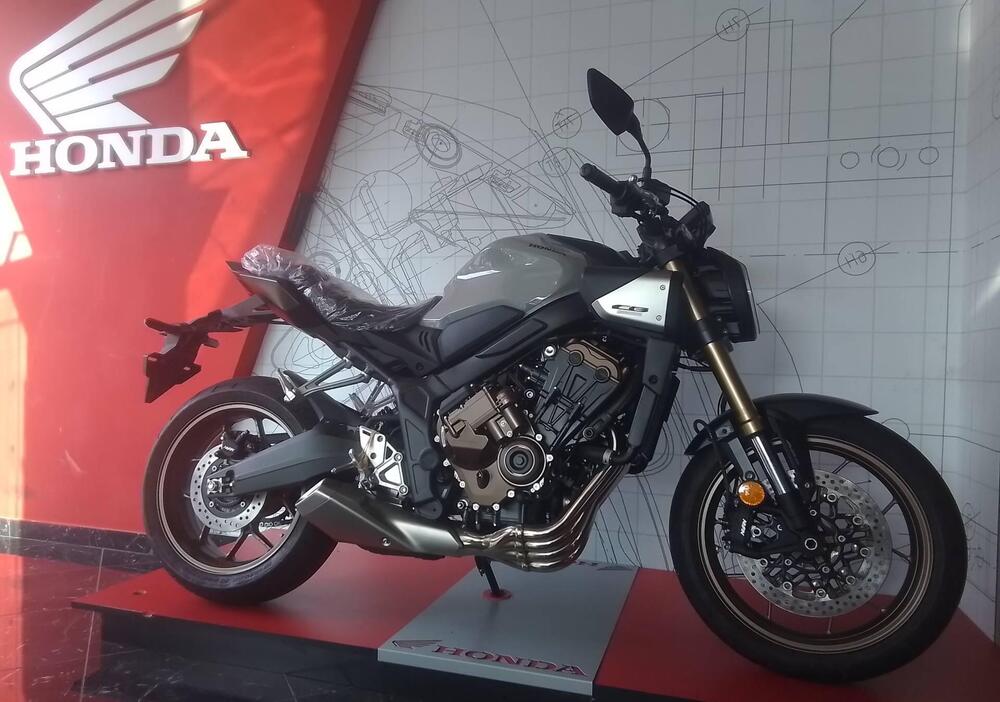 Honda CB 650 R E-Clutch (2024 - 25) (15)