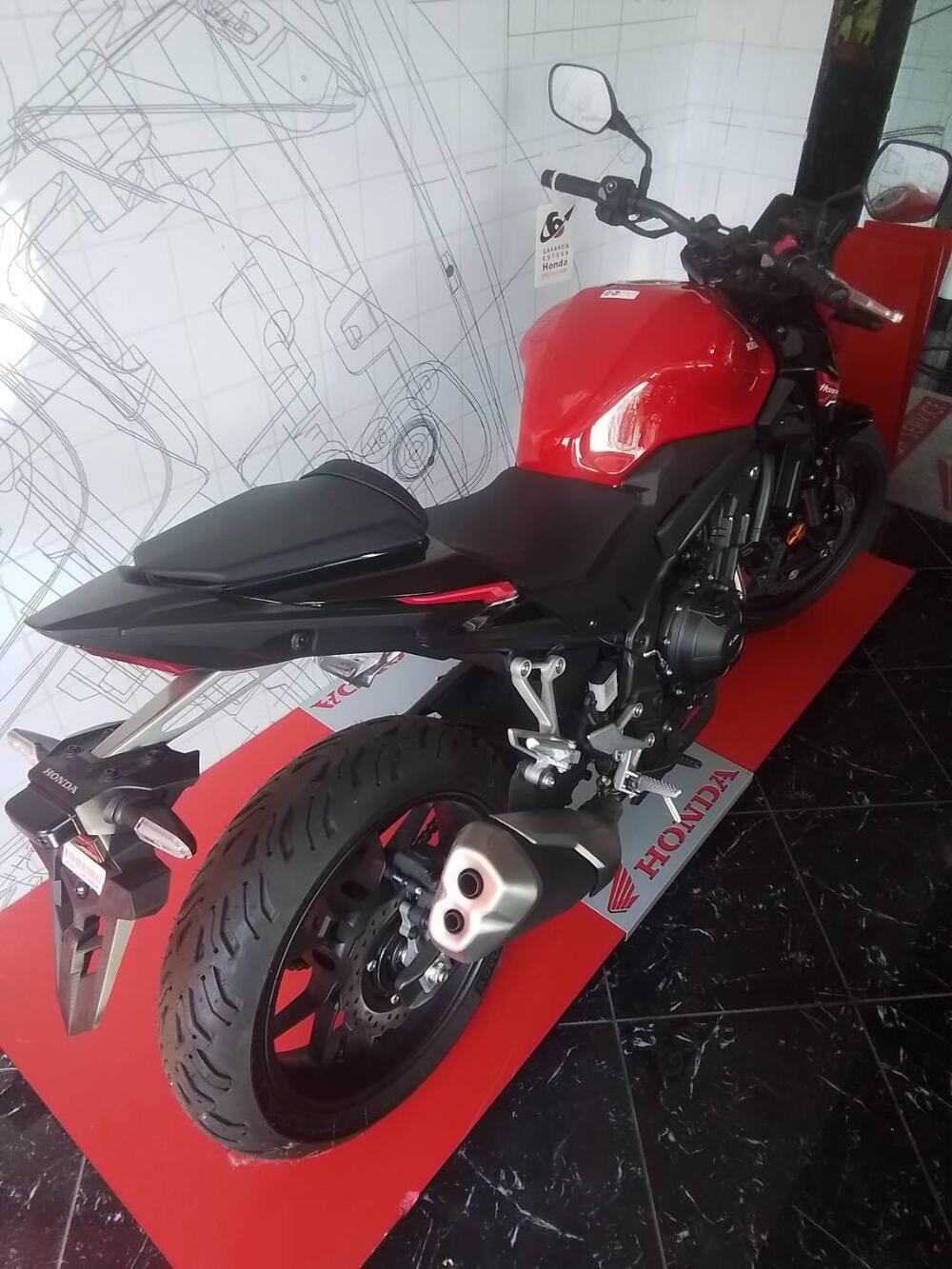 Honda CB 500 Hornet (2024 - 25) (16)