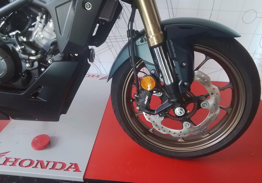 Honda CB 125 R (2024 - 25) (9)