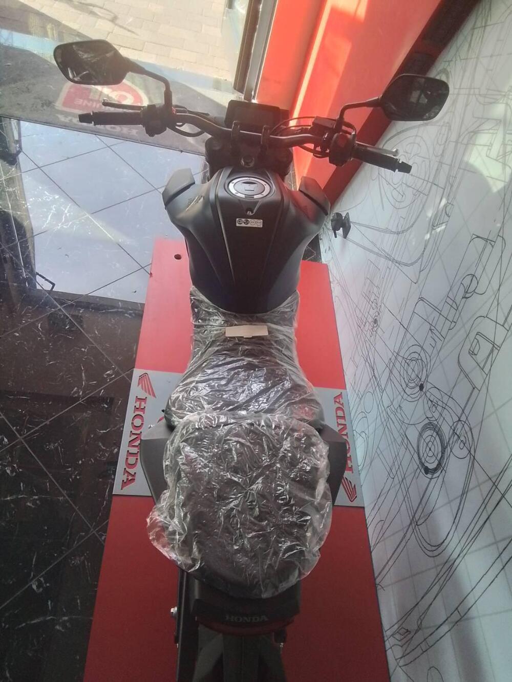 Honda CB 125 R (2024 - 25) (13)