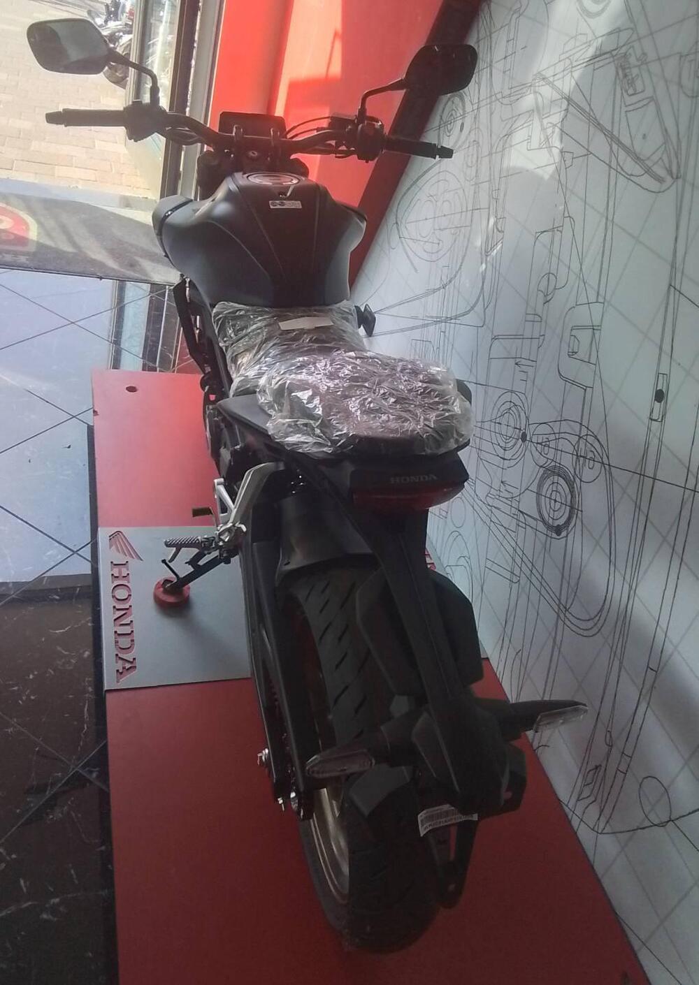 Honda CB 125 R (2024 - 25) (14)