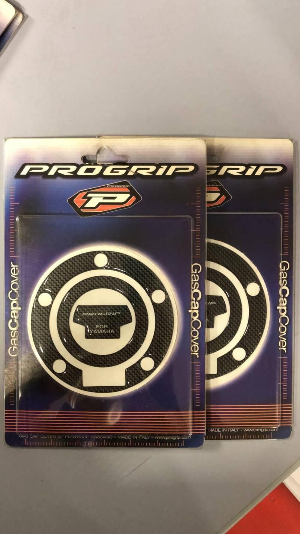COVER PROGRIP IN CARBONIO PER TAPPO SERBATOIO. (3)