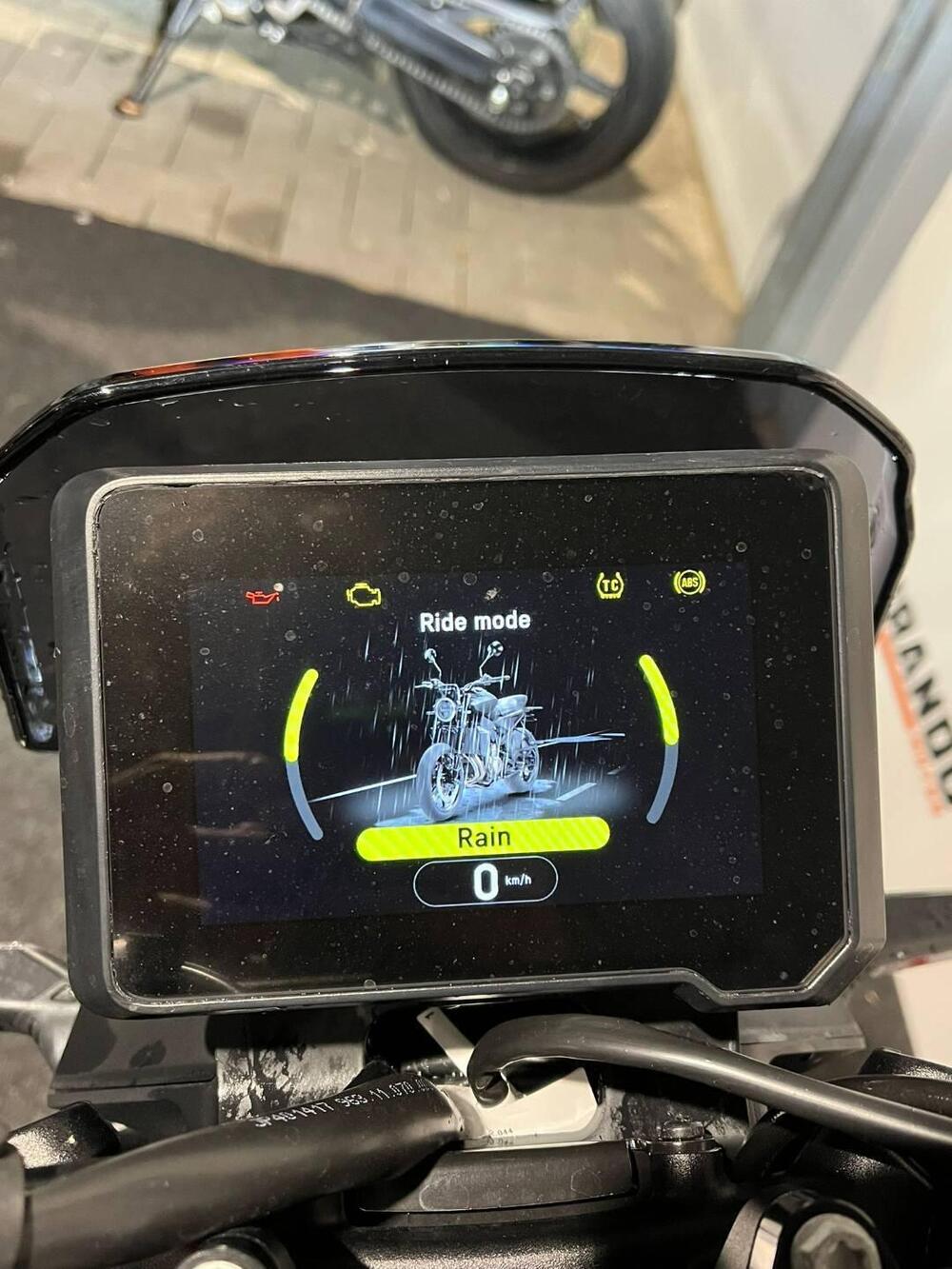 Husqvarna Svartpilen 801 (2024 - 25) (7)