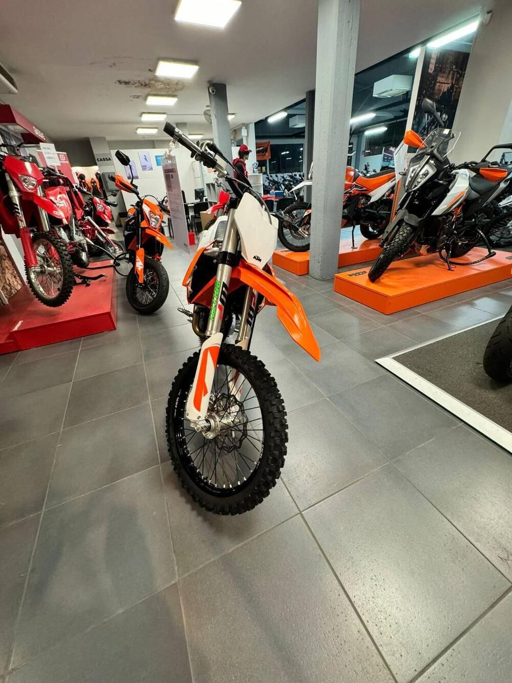 KTM 450 SX-F (2019) (3)