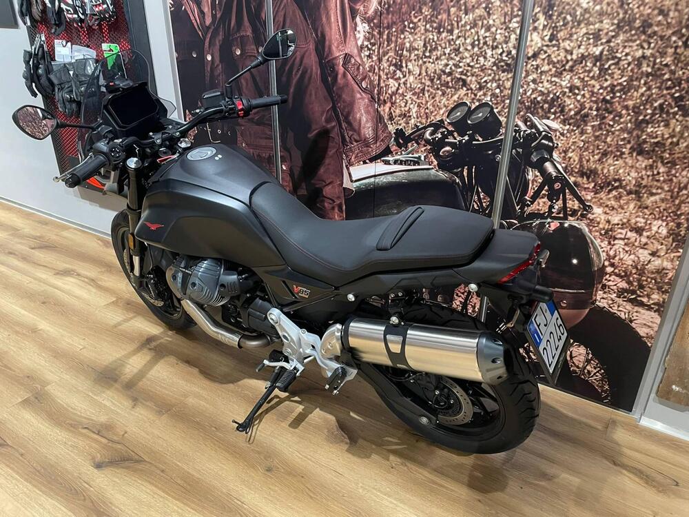 Moto Guzzi V85 Strada (2024 - 25) (5)