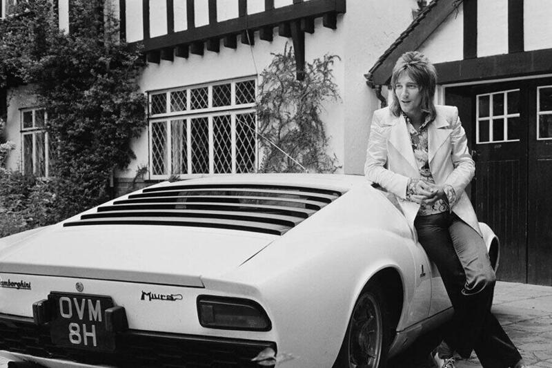 Rod Stewart con una Lamborghini