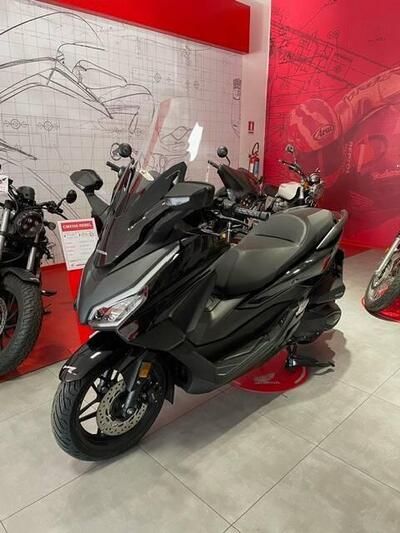 Honda Forza 350 (2025) nuova