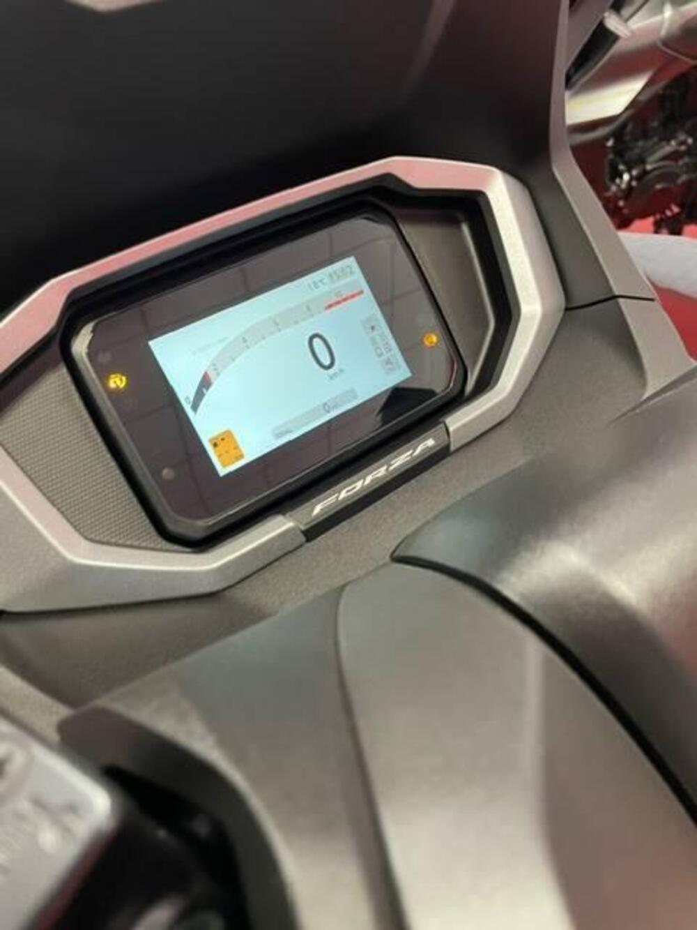 Honda Forza 350 (2025) (8)