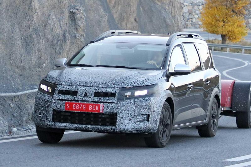 Dacia Jogger: il restyling arriva e anche i nuovi motori [FOTO SPIA]