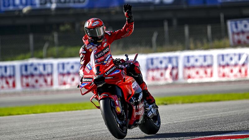 MotoGP 2024. GP di Barcellona 2. Pecco Bagnaia vince la Sprint! Enea Bastianini sorpassa Jorge Martin all&#039;ultimo giro! Tutto ancora aperto [RISULTATI]